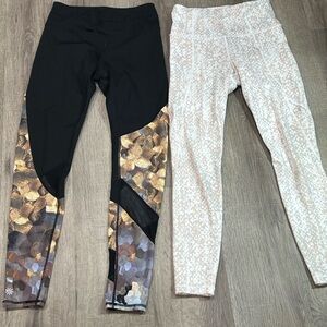 Women’s Lot of 2 Athletic XS Classic Leggings Workout Pants Mosaic Pattern